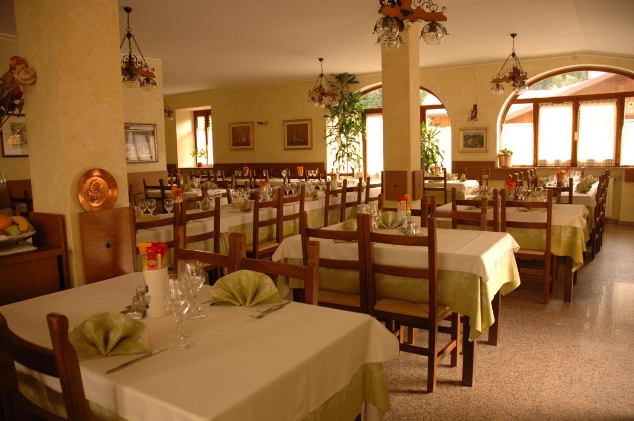 Albergo Ristorante Sole Mezzoldo Eksteriør bilde